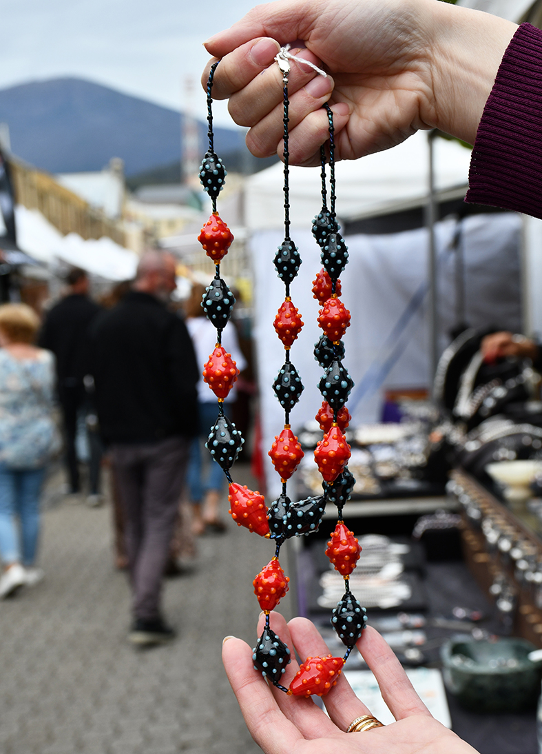 Grand Medwin | Site 271 | Glass bead necklace